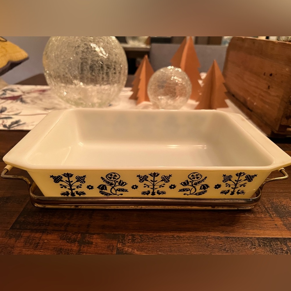 Vintage Pyrex Needlepoint Embroidery Space Saver with Cradle- No Lid